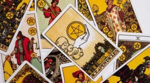 6 Tarot Reading Stories Worth Reading Right Now